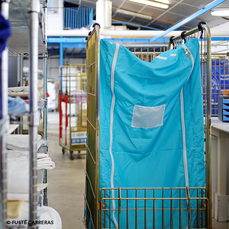 The roll cart cover
